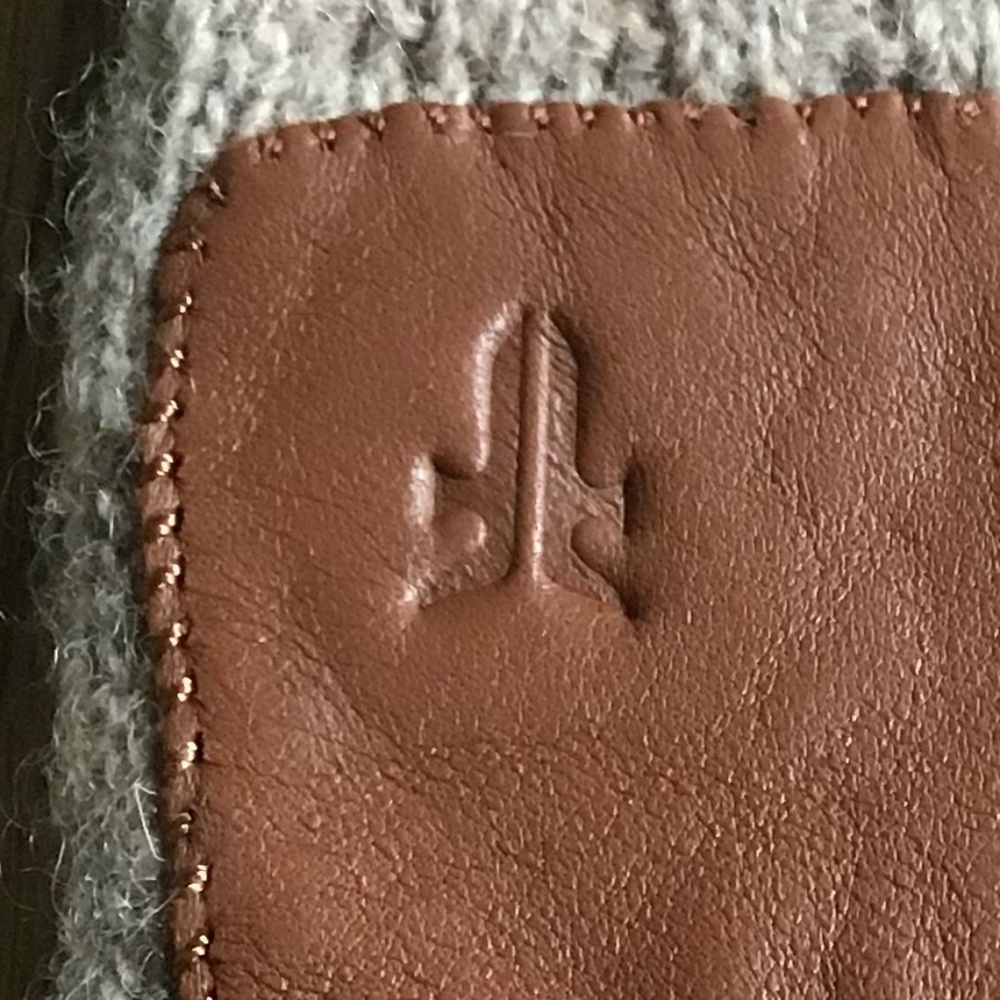 NWT Frye Leather Patch Long Knit Wool Gloves Logo Cognac Brown Tan S/M - Picture 3 of 4